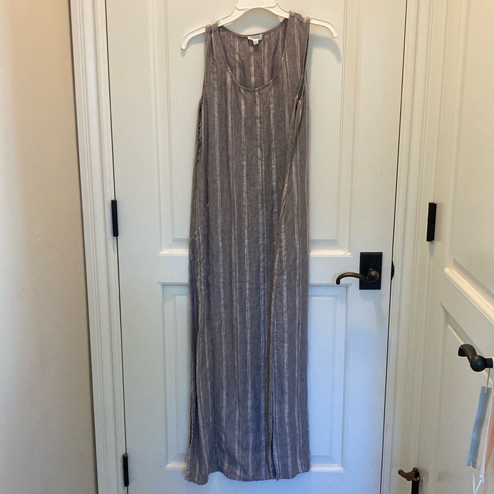 Long Simple Dress with Pockets!